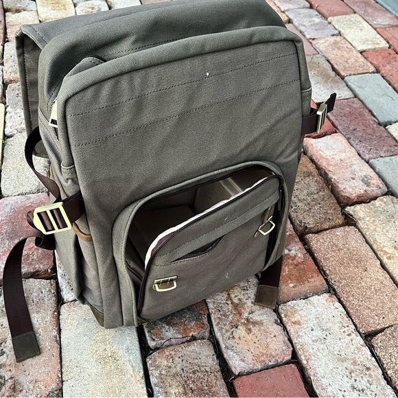 Portage backpack style camera/utility bag - Picture 3 of 9